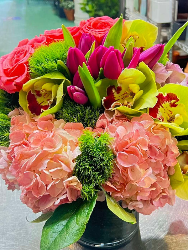 Anniversary flower arrangement by Citywide Florist NYC